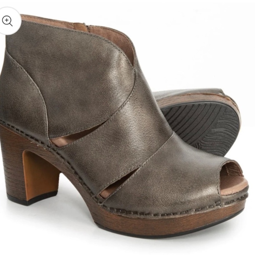 Dansko Delphina Leather Platform Peep Toe Block Heel Clog Booties 38 Aged Bronze